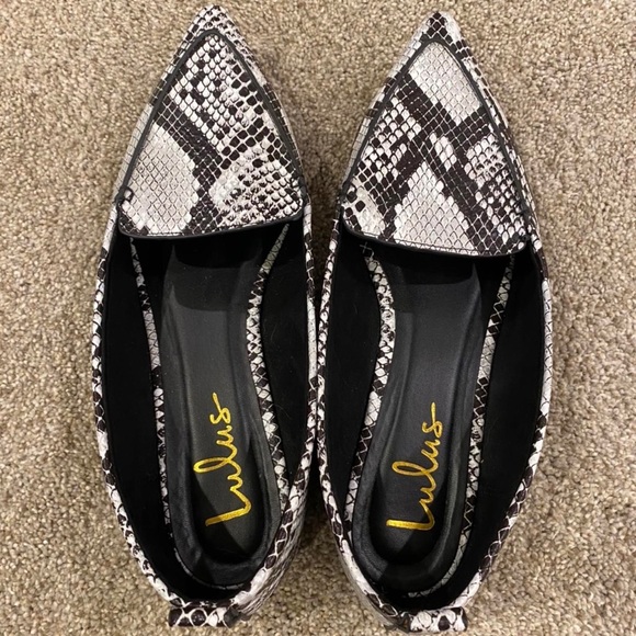 Lulus snake print flats - Picture 2 of 3